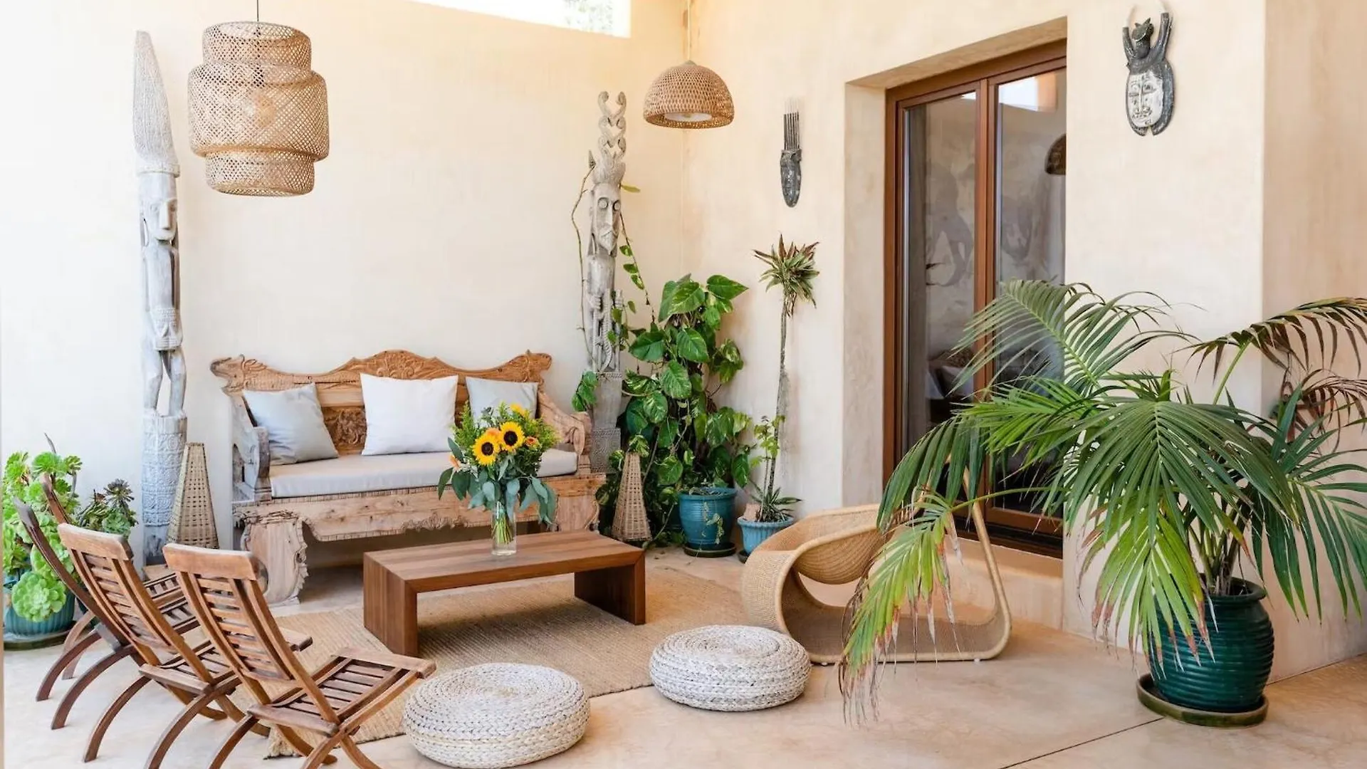 Stunning Villa With Gardens San José