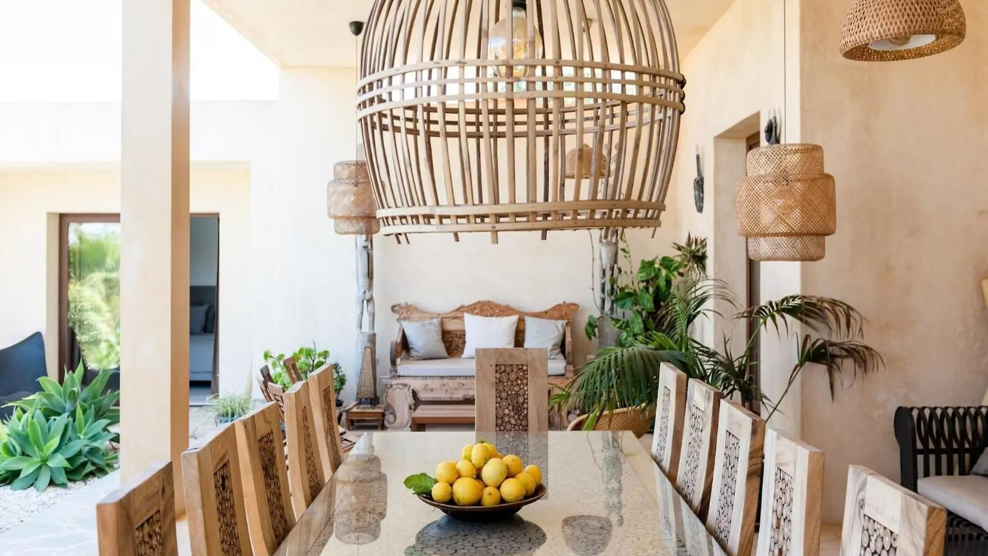 Stunning Villa With Gardens San José